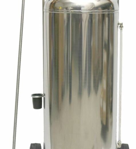 Pulvérisateur mobile à cuve inox avec entonnoir, flexible spiralé, pistolet et lance